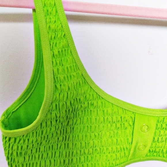 Kendall & Kylie Neon Green Textured Bikini Top Size Small - Picture 4 of 5